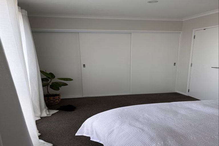 Photo of property in 6 Touhou Road, Hobsonville, Auckland, 0616