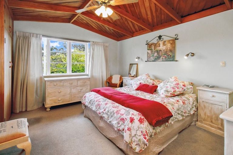 Photo of property in 63 Forrest Hill Road, Milford, Auckland, 0620