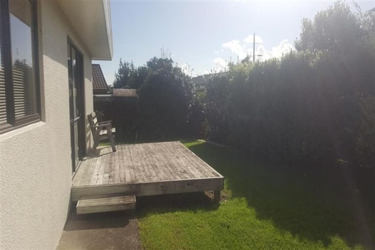 Photo of property in 2/23 Septimus Place, Henderson, Auckland, 0612