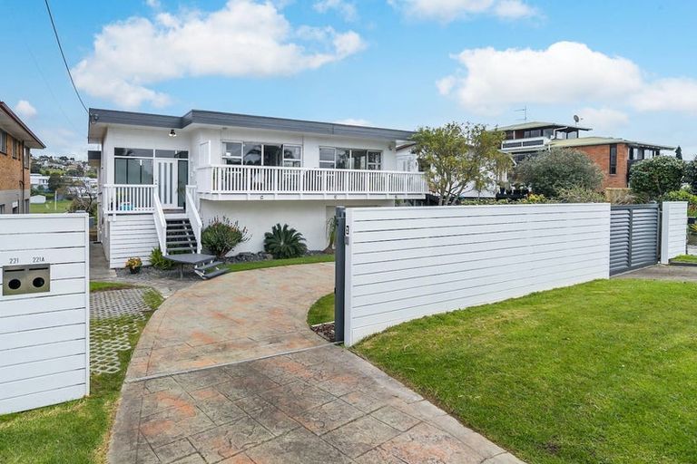 Photo of property in 221 Vipond Road, Stanmore Bay, Whangaparaoa, 0932