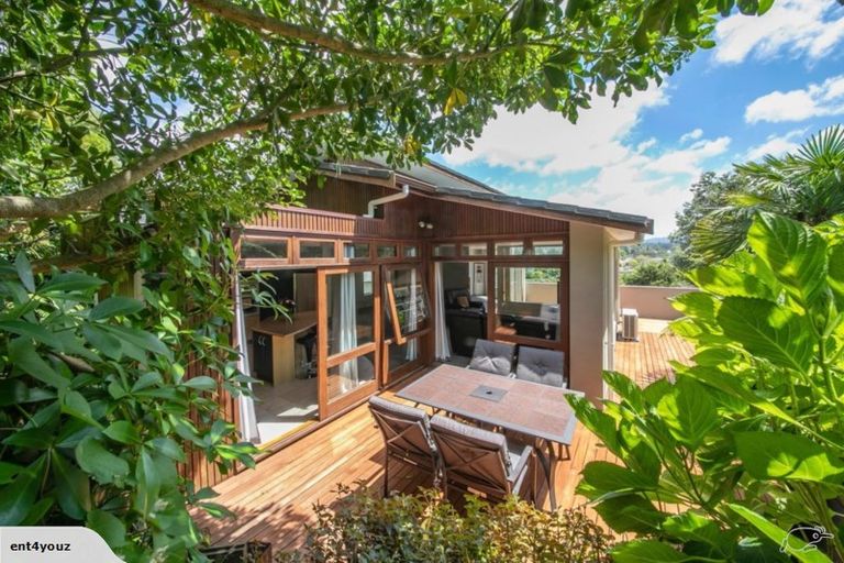 Photo of property in 14 Chamari Close, Titirangi, Auckland, 0604