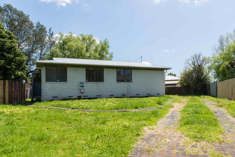 Photo of property in 20 Pukeroa Place, Papakura, 2110