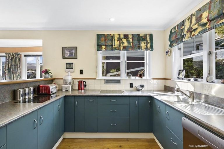 Photo of property in 137 Severn Street, Island Bay, Wellington, 6023