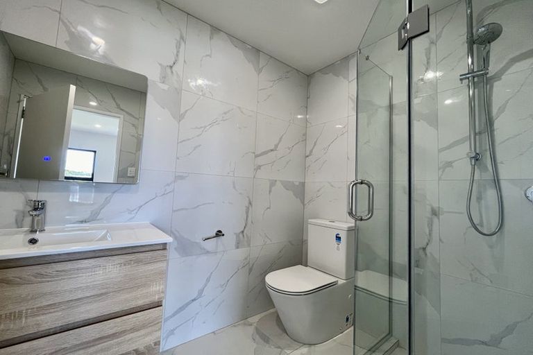 Photo of property in 523f Pakuranga Road, Howick, Auckland, 2010