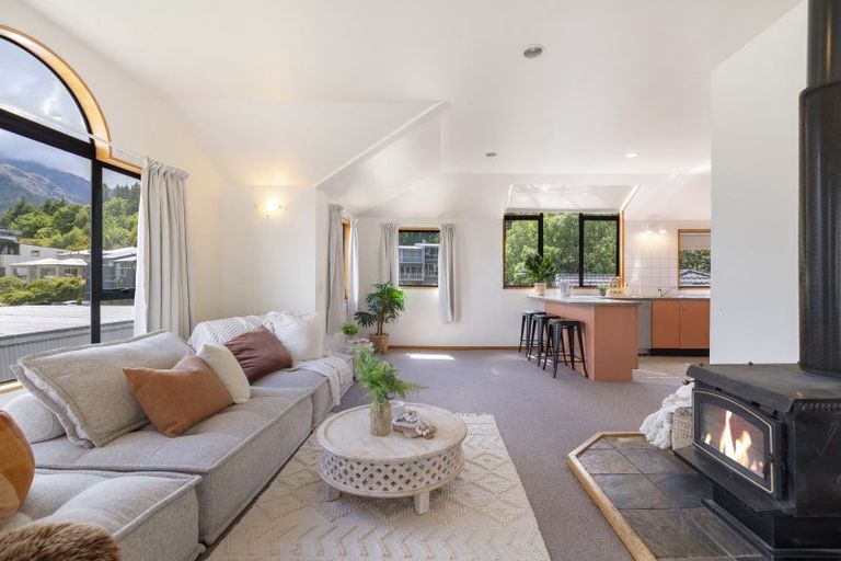 Photo of property in 12b Windsor Place, Queenstown, 9300