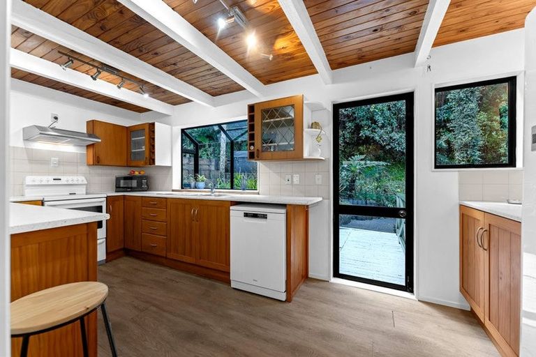 Photo of property in 576c South Titirangi Road, Titirangi, Auckland, 0604