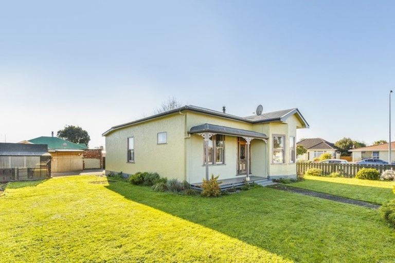 Photo of property in 17 Douglas Street, West End, Palmerston North, 4412