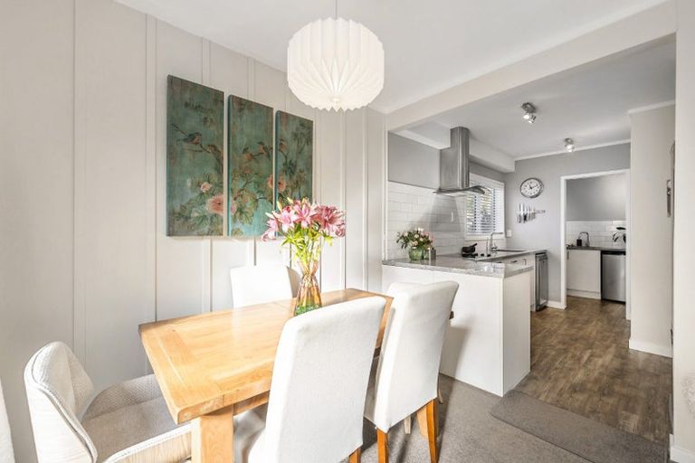 Photo of property in 9/354 Muritai Road, Eastbourne, Lower Hutt, 5013
