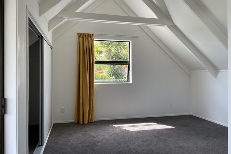 Photo of property in 84a/2 Avonleigh Road, Green Bay, Auckland, 0604
