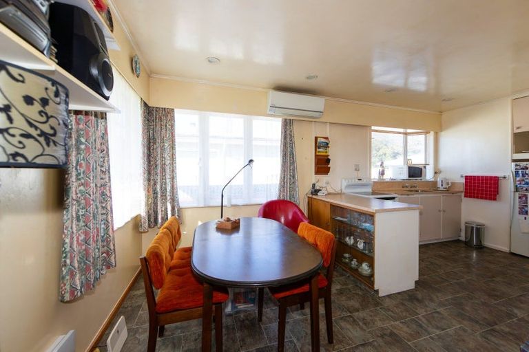 Photo of property in 15 Wycliffe Street, Onekawa, Napier, 4110