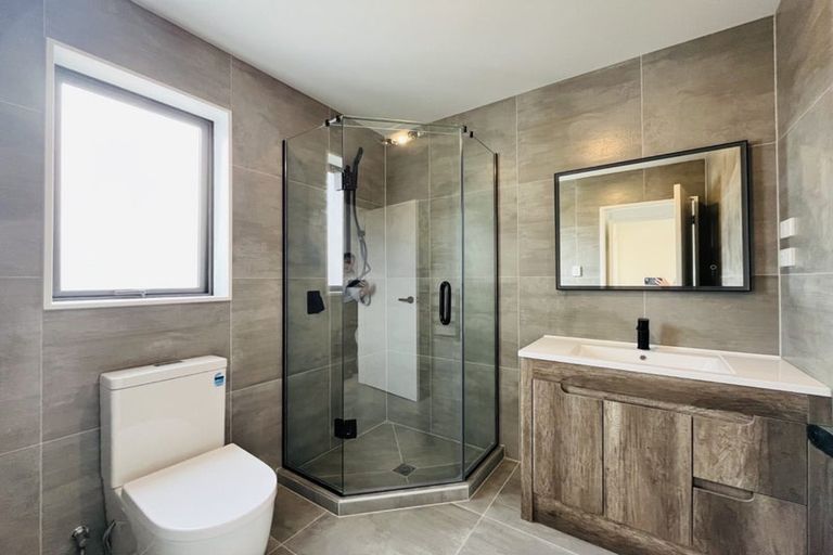 Photo of property in 12a Massine Place, Randwick Park, Auckland, 2105