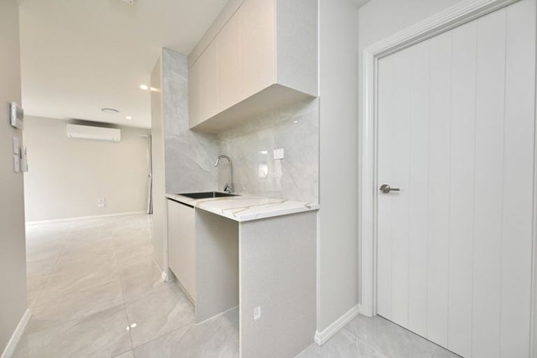 Photo of property in 6 Jodie Place, Flat Bush, Auckland, 2023