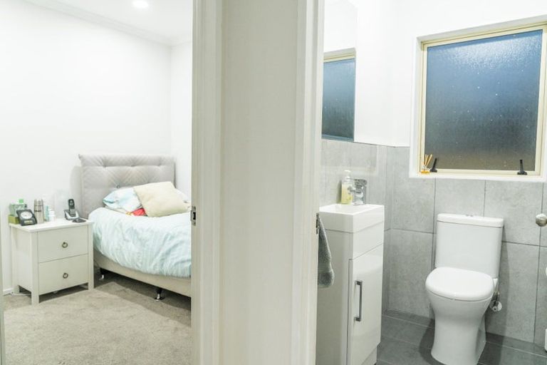 Photo of property in 38 Vireya Court, Goodwood Heights, Auckland, 2105