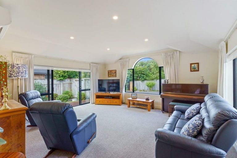 Photo of property in 42 Monarch Place, Paraparaumu Beach, Paraparaumu, 5032