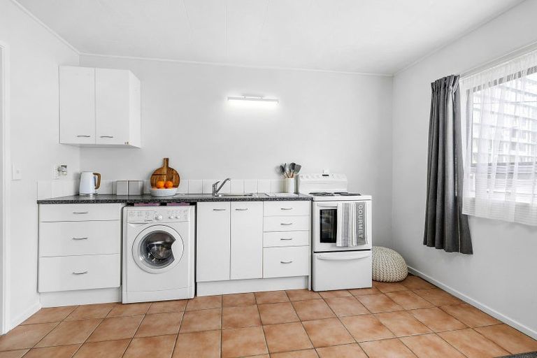 Photo of property in 52u3 Russell Terrace, Berhampore, Wellington, 6023