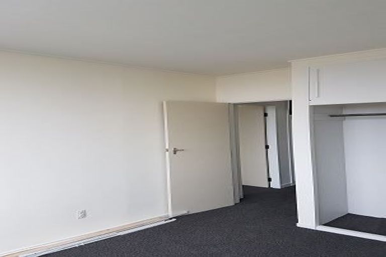 Photo of property in Beresford Apartments, 17/118u Russell Terrace, Berhampore, Wellington, 6023