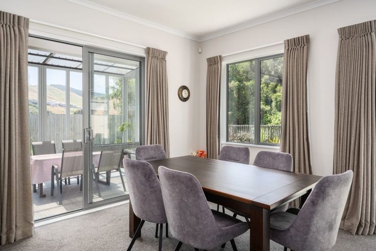 Photo of property in 5 Crompton Avenue, Churton Park, Wellington, 6037