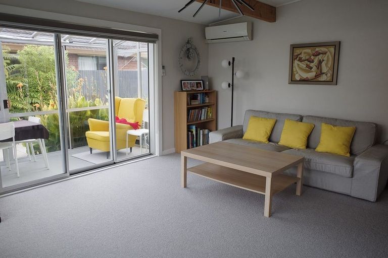 Photo of property in 1/64 Abberley Crescent, St Albans, Christchurch, 8014