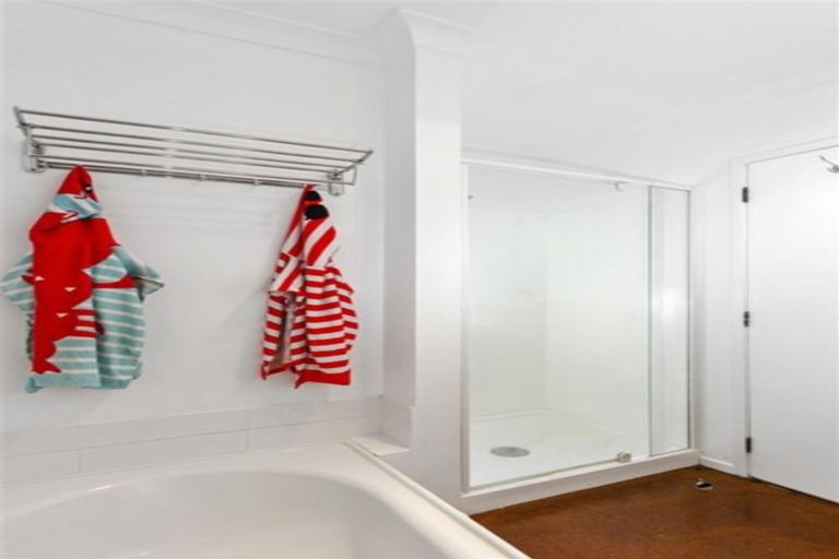 Photo of property in 12a Hobby Avenue, Birkdale, Auckland, 0626