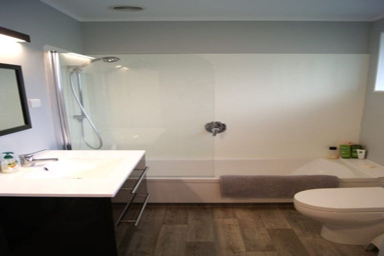 Photo of property in 78 Thurleigh Grove, Karori, Wellington, 6012