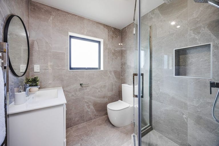 Photo of property in 16e Friesian Drive, Mangere, Auckland, 2022