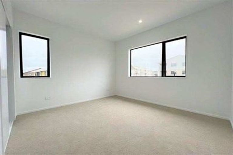 Photo of property in 35 Eileen Newey Place, Henderson, Auckland, 0612