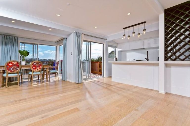 Photo of property in 30 Beulah Avenue, Rothesay Bay, Auckland, 0630