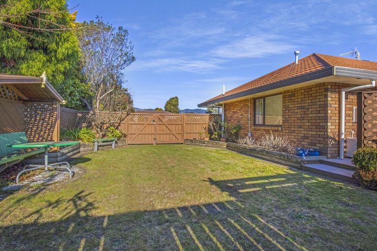 Photo of property in 21 Cedar Drive, Paraparaumu Beach, Paraparaumu, 5032