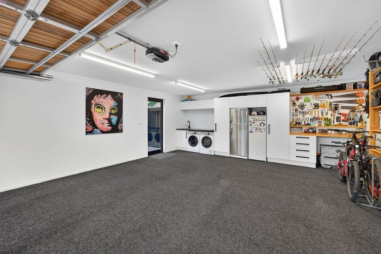 Photo of property in 1/517 Beach Road, Murrays Bay, Auckland, 0630