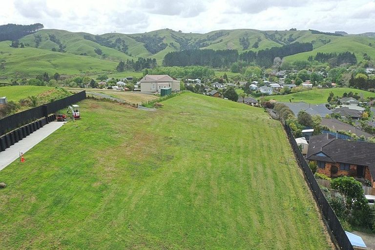 Photo of property in 4d Forlong Rise, Helensville, 0800