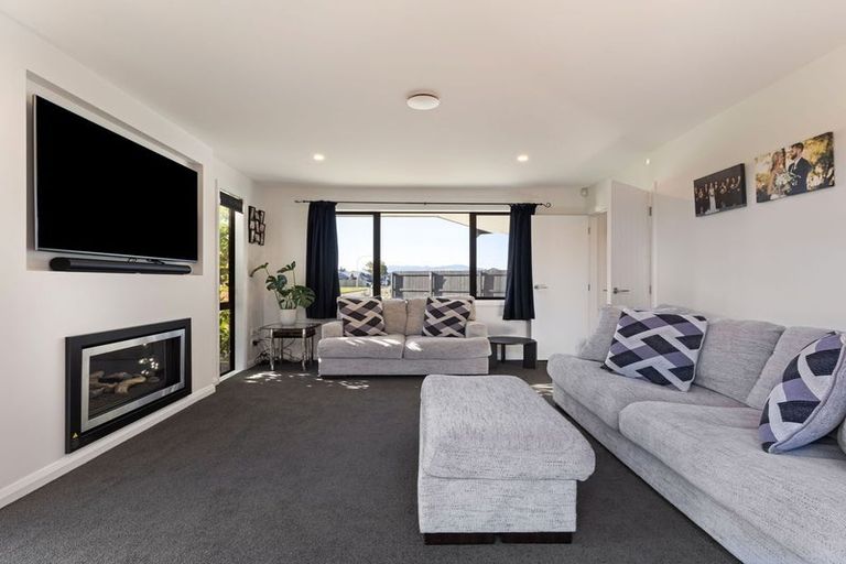 Photo of property in 40 Freedom Drive, Kelvin Grove, Palmerston North, 4414