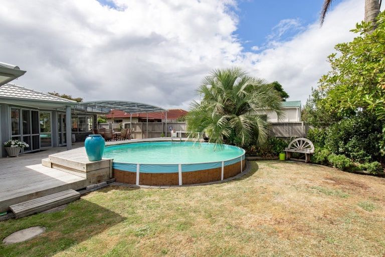 Photo of property in 10 Harris Place, Ngatea, 3503