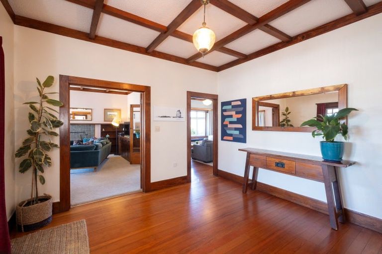 Photo of property in 42 Simla Terrace, Hospital Hill, Napier, 4110
