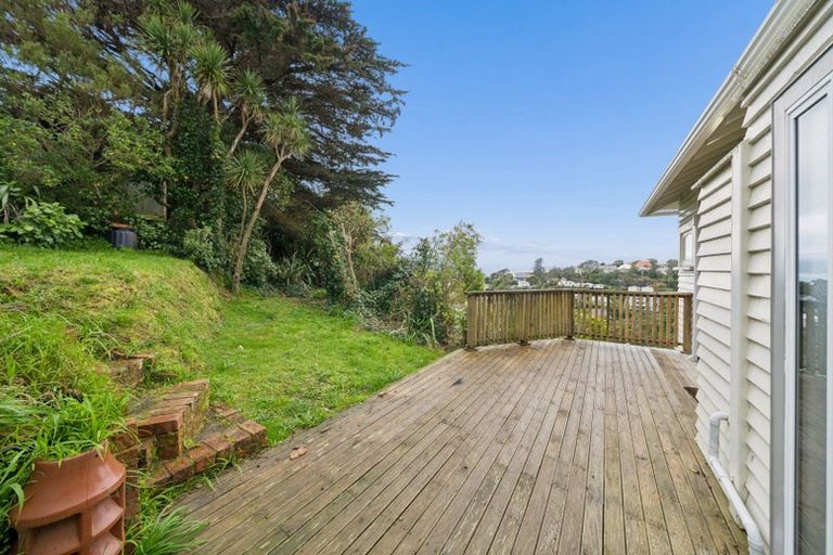 Photo of property in 8 Raroa Crescent, Northland, Wellington, 6012