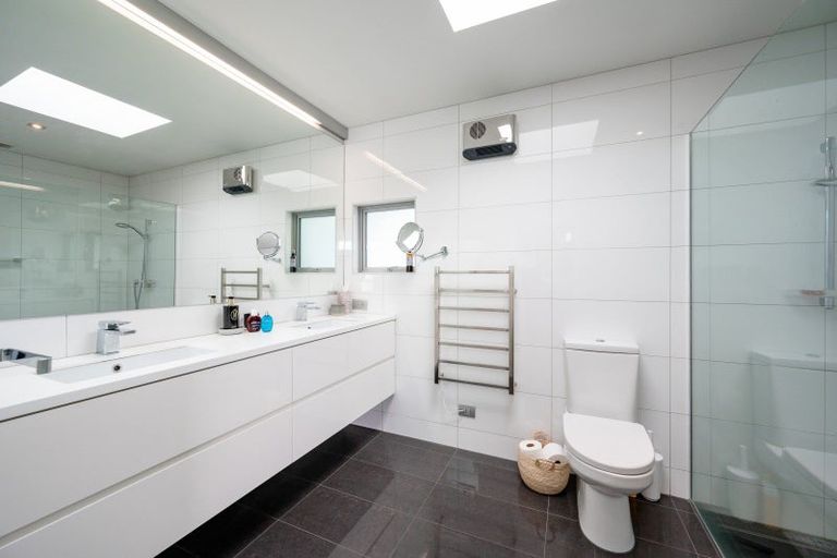 Photo of property in 15 Faulks Terrace, Wanaka, 9305