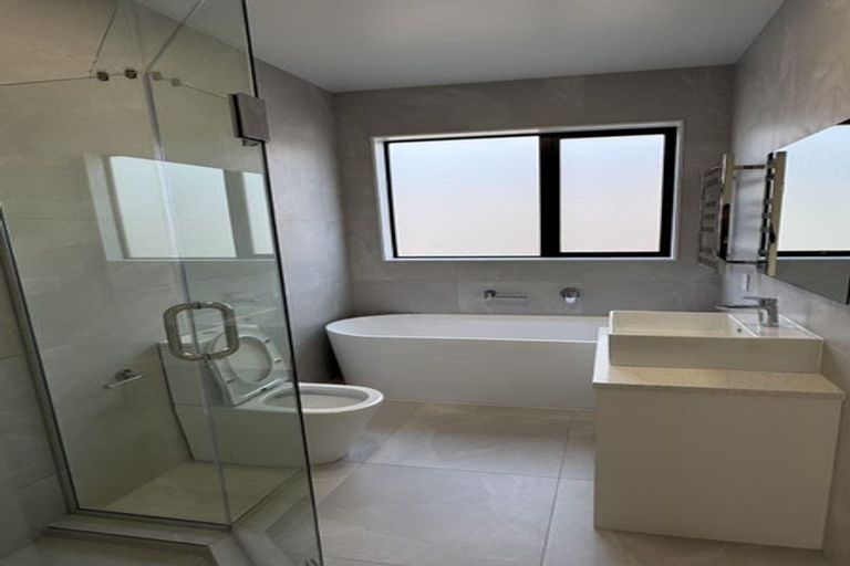 Photo of property in 5 Ritetai Street, Clarks Beach, 2122
