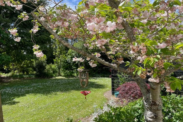 Photo of property in 22 Walkers Road, Longburn, Palmerston North, 4477