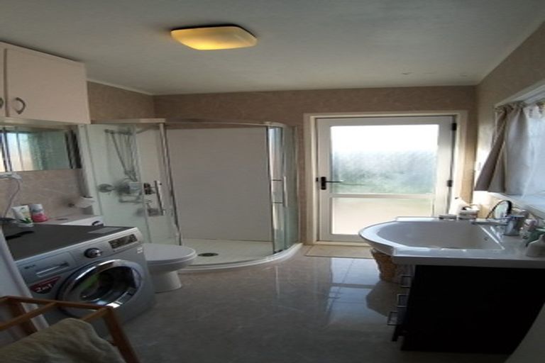 Photo of property in 40 Priestley Drive, Bucklands Beach, Auckland, 2014