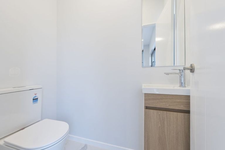 Photo of property in 14f Geordie Street, Henderson, Auckland, 0612