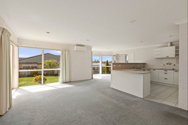 Photo of property in 61 Kath Hopper Drive, Orewa, 0931