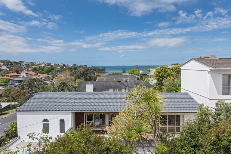 Photo of property in 1/22 Valley Road, Browns Bay, Auckland, 0630
