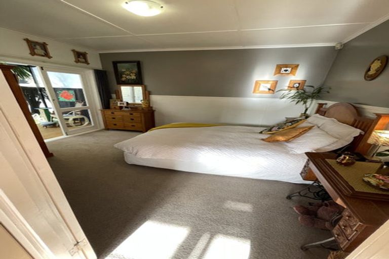 Photo of property in 9 Copley Street, New Lynn, Auckland, 0600