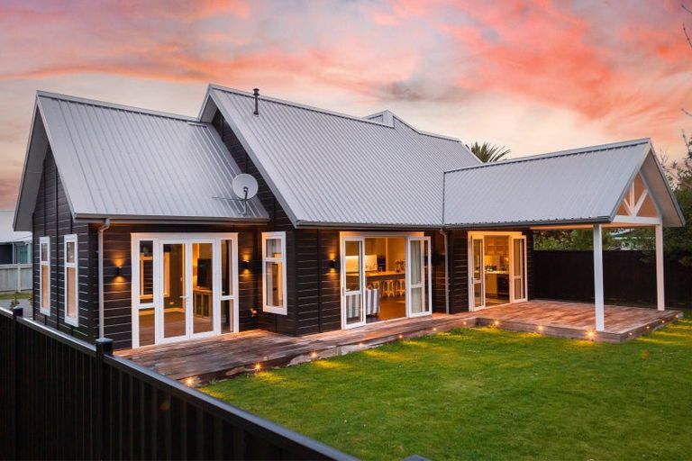 Photo of property in 2 Westwood Avenue, Greytown, 5712