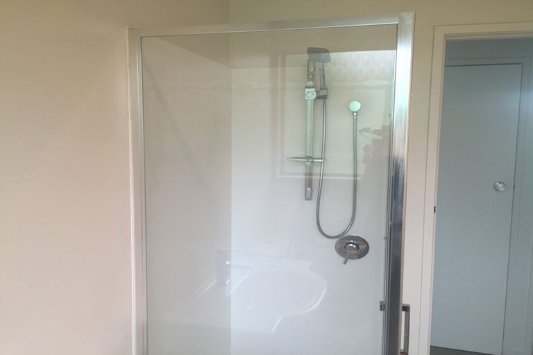 Photo of property in 33 Leo Street, Glen Eden, Auckland, 0602