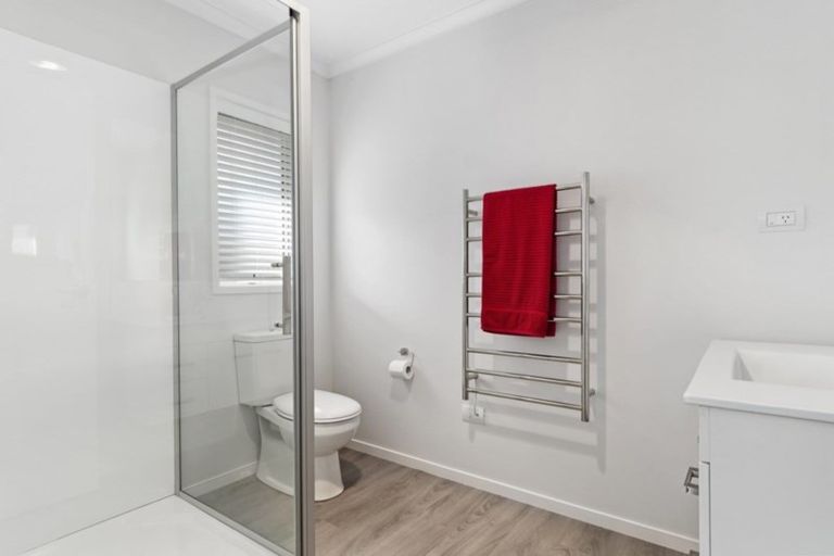 Photo of property in 15 Kahuparere Crescent, Pyes Pa, Tauranga, 3112