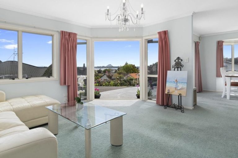 Photo of property in 10 Bayvista Close, Welcome Bay, Tauranga, 3112