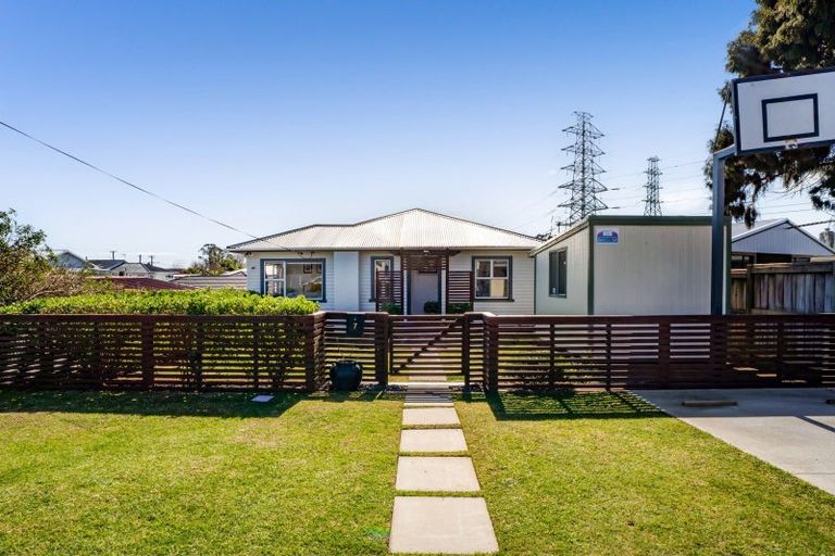 Photo of property in 7 Saxton Road, Upper Vogeltown, New Plymouth, 4310
