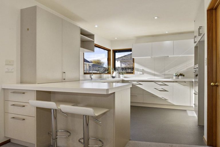 Photo of property in 10a Nikau Place, Riccarton, Christchurch, 8011