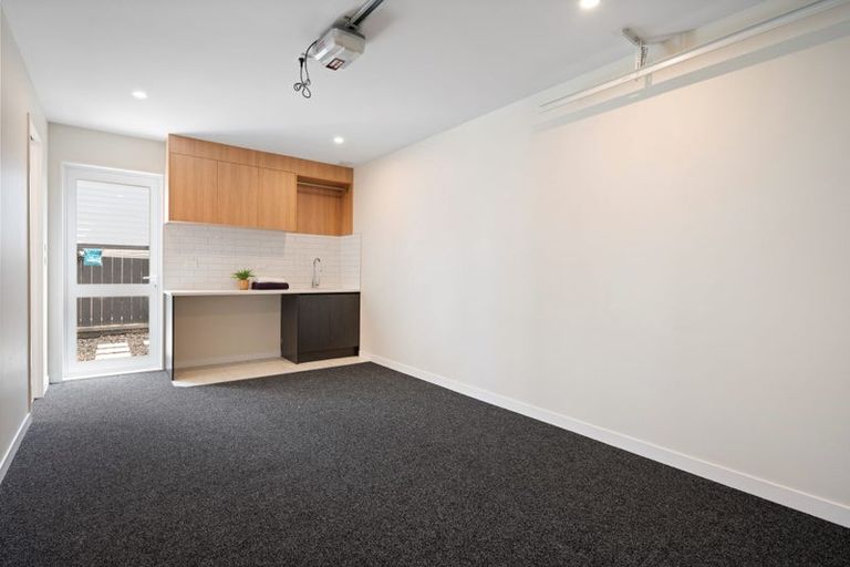 Photo of property in 19a Resnik Crescent, 0810