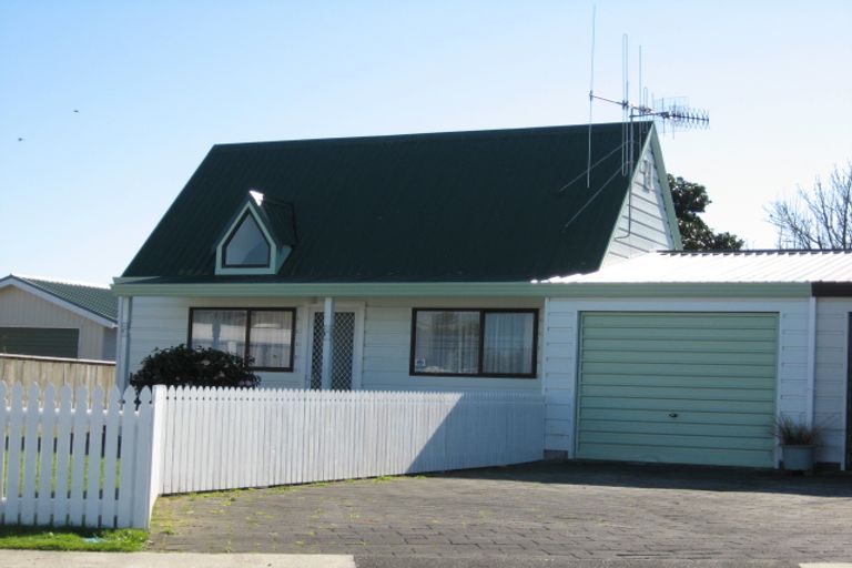 Photo of property in 9 Guilford Street, Levin, 5510